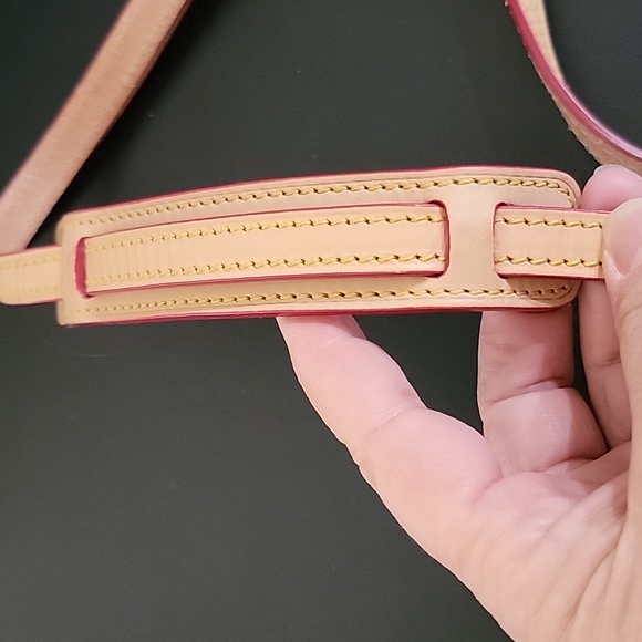 Dooney & Bourke Retro Rainbow Grafica Adjustable Strap Crossbody Bag NWOT - Picture 2 of 16